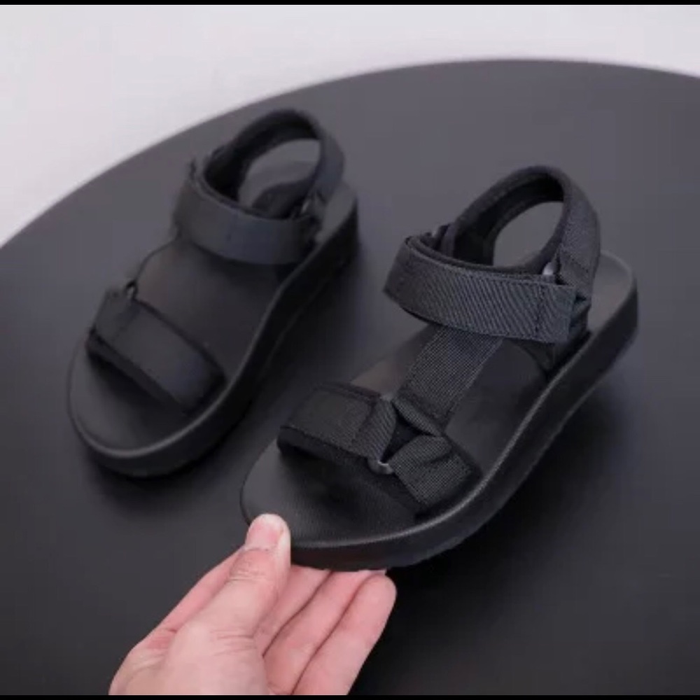 Girl sandals